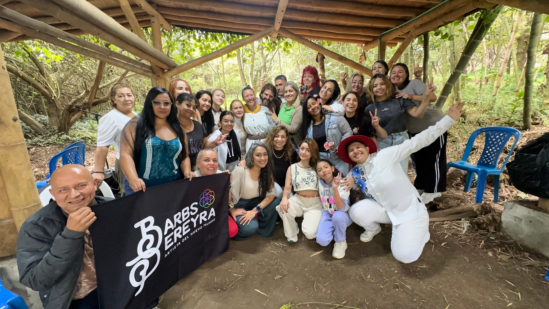 Grupo Open360 reunido en espacio natural